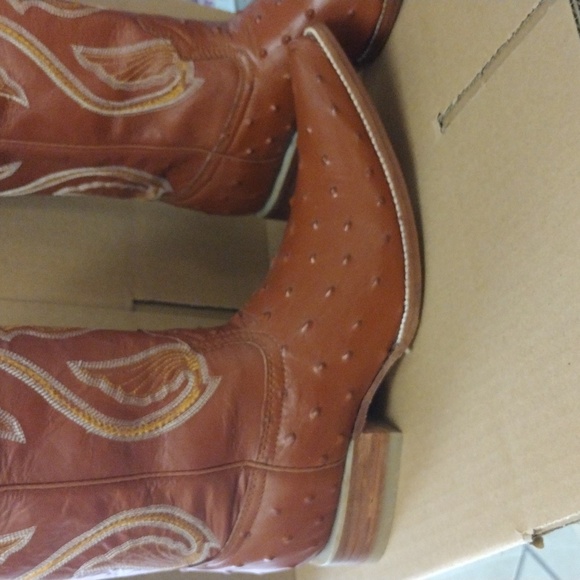 Boots - Picture 2 of 10